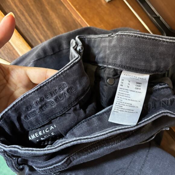 American Eagle Curvy Super High Rise Flare Jeans size 14 Short Dark Wash Ripped - Picture 9 of 10